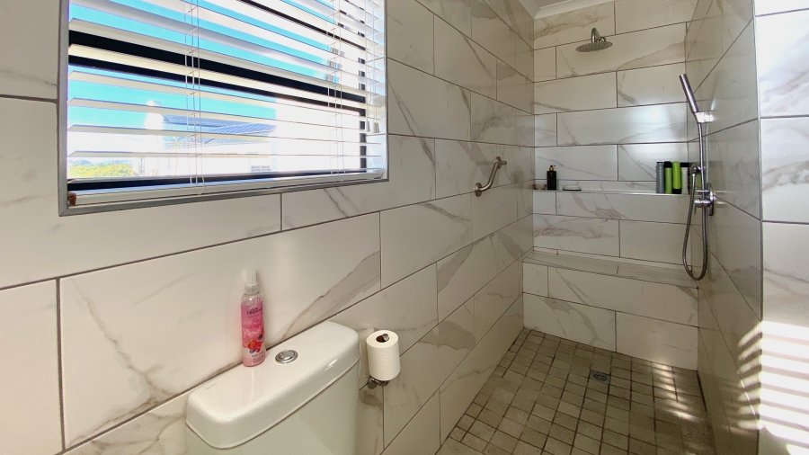 5 Bedroom Property for Sale in Dwarskersbos Western Cape